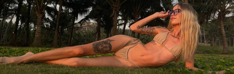 Alice Queen_ étoile exclusive des photos