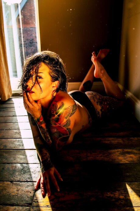 Roxy Love ALT art de star du porno photo