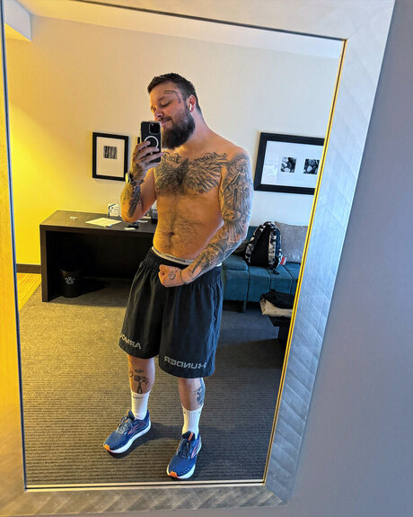 Nicolai Graff star du porno gratuite des photos