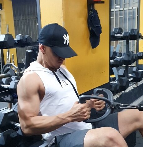 Ivan Alejandro star du porno de haute qualité images