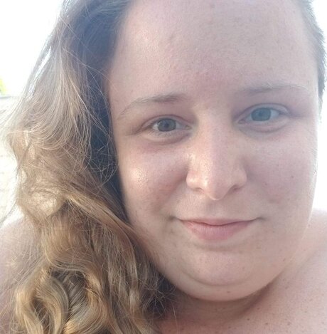 Blonde BBW haut modèle galeries