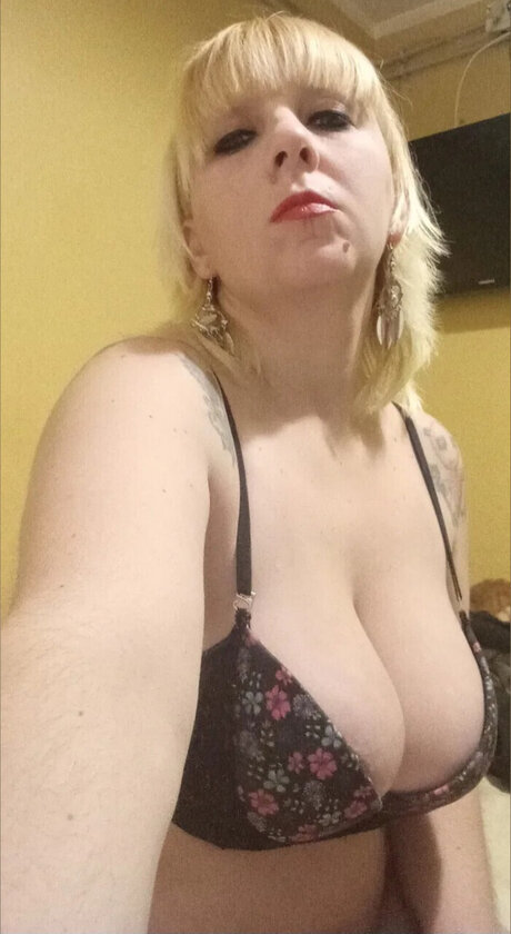 Ana Pometti art de star du porno des photos