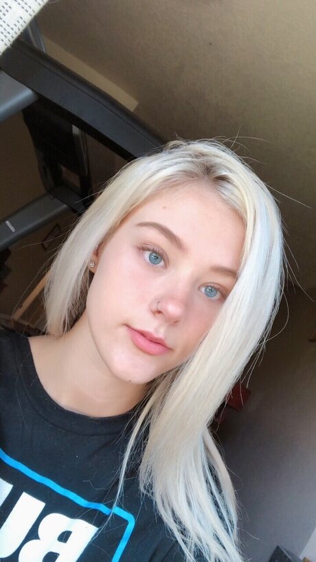 Lindee modèle artistique image