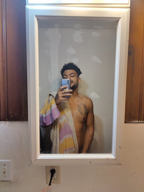 Mikelowreymighthit étoile nue galerie