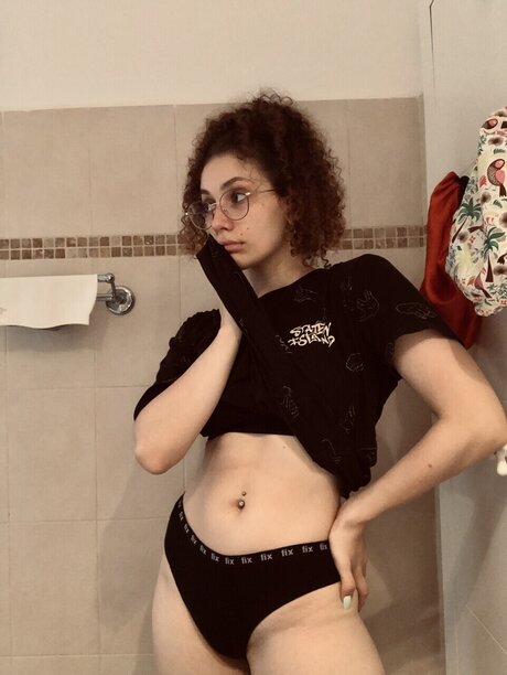 J3ssi étoile nue img