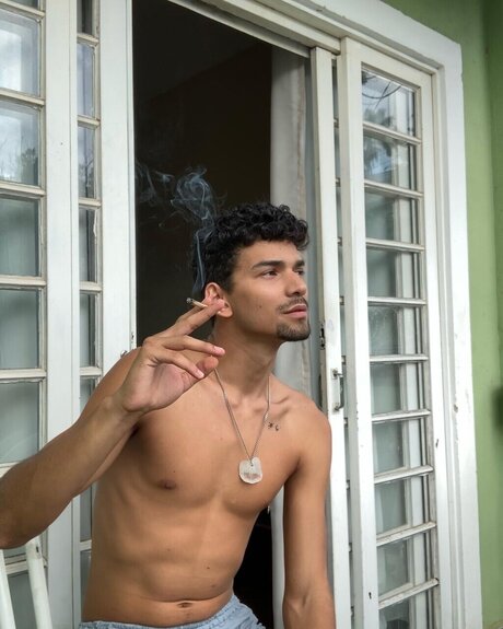 Pedro Augusto étoile sympa galeries