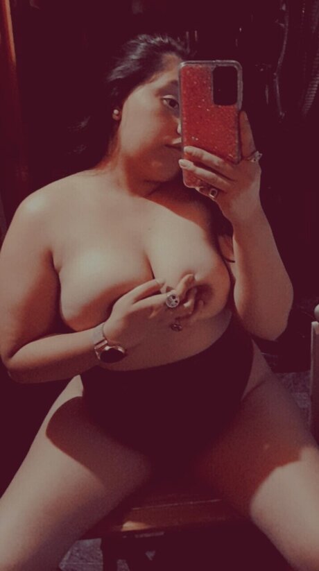 Mily modèles nus photos