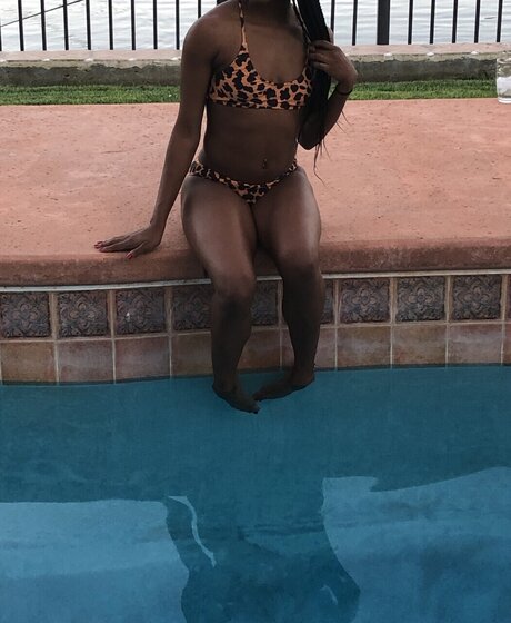 u61451855 actrice artistique galerie