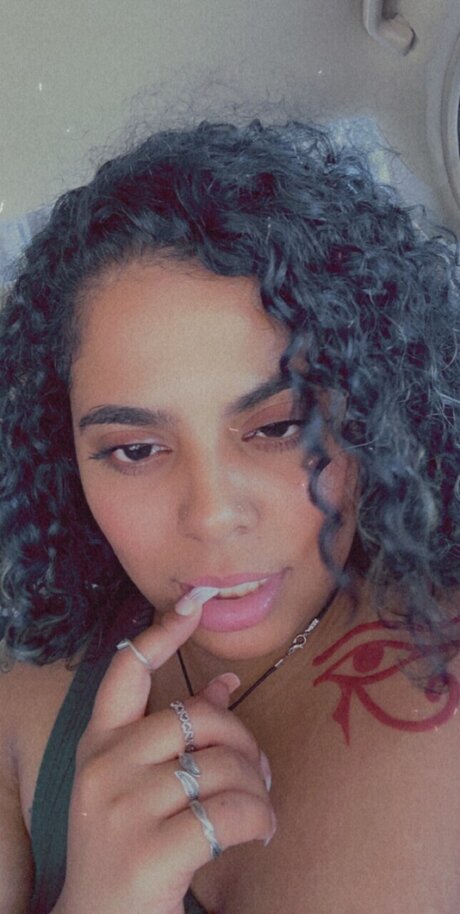 adoseofaaliyah star du porno exclusive photos