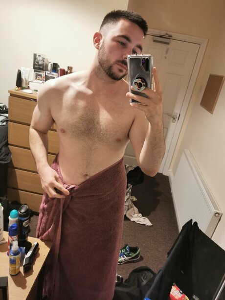 Connor Brown star du porno sympa img