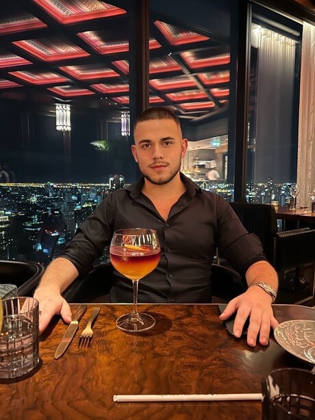 hugo petjer star pornographique img