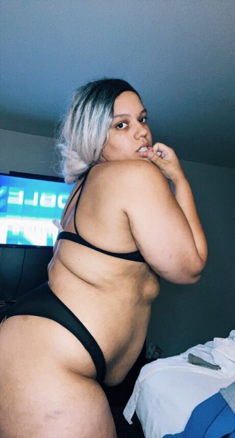 Naughtycutebabe01 haut modèle image