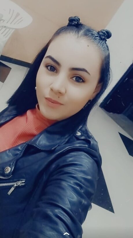 Juliana0912 modèle parfait photos