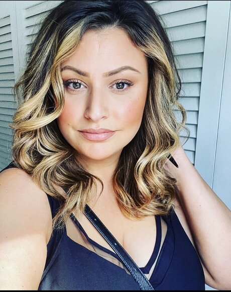 Emily Thornton étoile érotique galeries