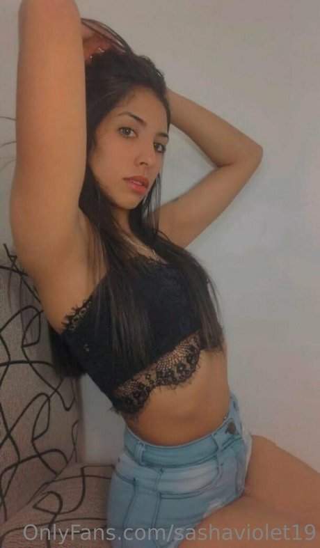 sashaviolet19 étoile de l'art des photos