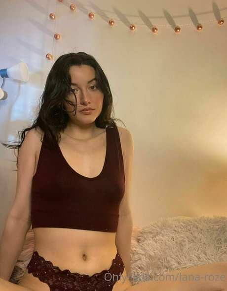 lana roze étoile sexy photos