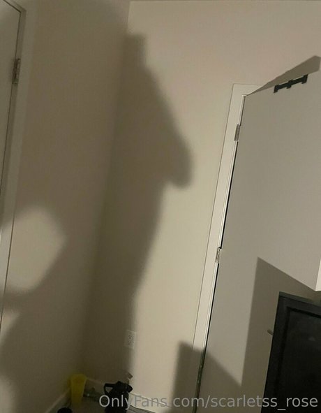 scarletss rose étoile img