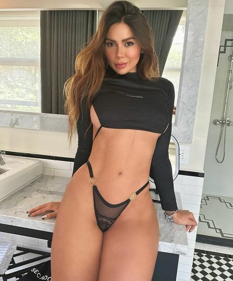 fellation mature uniquementfans nus chauds collection