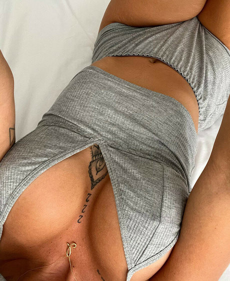 Cora May actrice érotique image