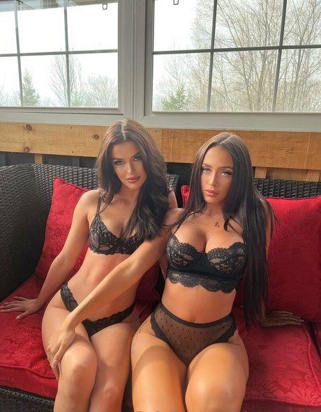 Cora May haut modèle photo