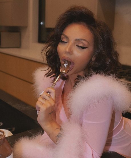 Jesy Nelson jolie star du porno img