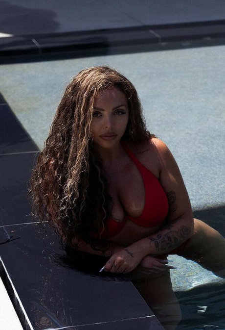 Jesy Nelson modèle xxx images