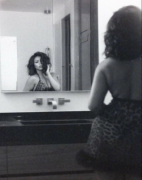 Jesy Nelson modèle porno images