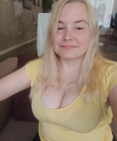 fellation publique onlyfans sexy nue image