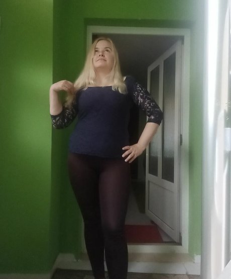 Dejana Savi star du porno belle galeries