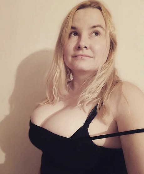 Dejana Savi actrice érotique des photos