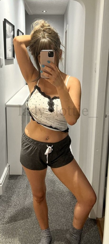 Lady Lottie étoile xxx img