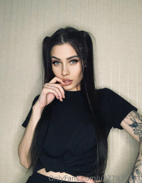 Nicoletta top étoile de haute qualité des photos