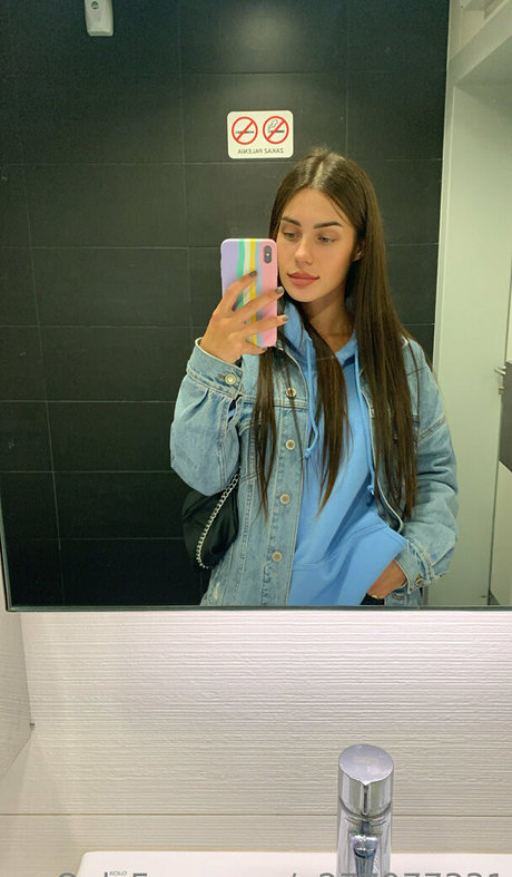 Nicoletta top sexe star img