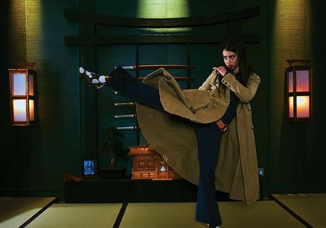 Amber Midthunder modèles nus photos