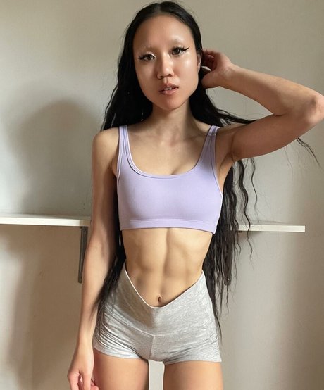 luvxmi modèle magnifique des photos