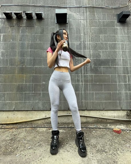 luvxmi actrice chaude photos