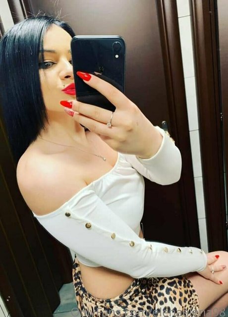 senzuallover98 modèle adulte archive