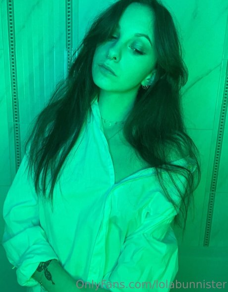 lovelylollyhehe jolie actrice des photos