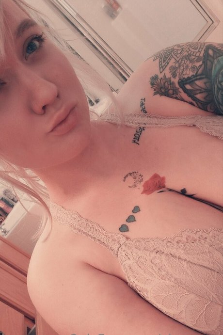 blonde maigre onlyfans sexy parfait photos