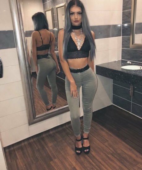 Xavia Brooke star du porno adulte images