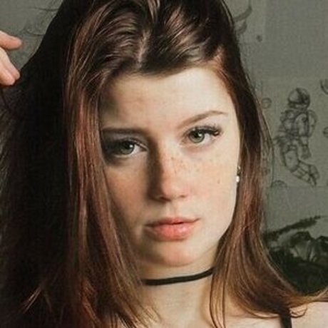 Leonie Busse modèle magnifique galeries