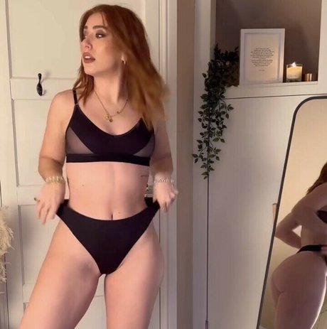 Liv Humby modèle de sexe des photos