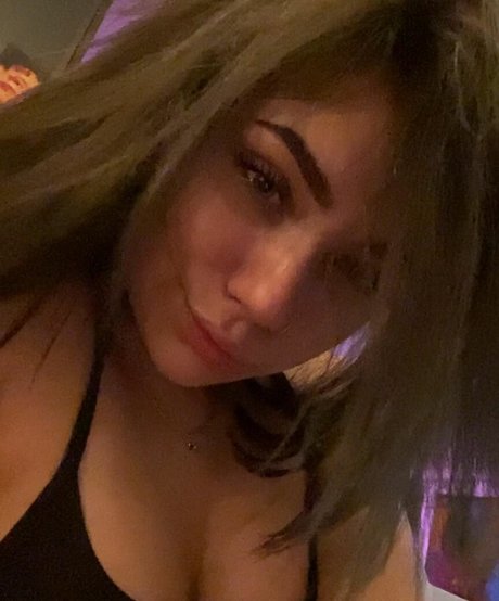 Kotajaneeee modèle de haute qualité galerie