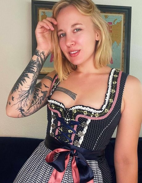 déshabillage onlyfans haut nu img