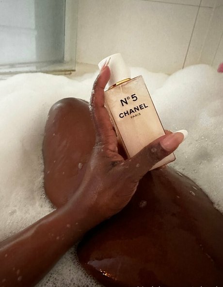 joi uniquementfans gratuit de haute qualité images