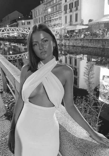 Agathe Bailleul nus star du porno img