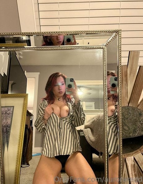 infirmière brune onlyfans joli photo