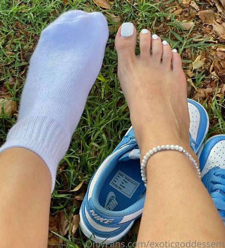 milf blonde aux courbes onlyfans assez exclusif galerie