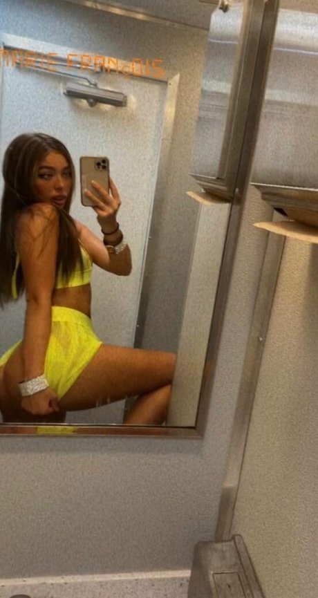 Lily marie222 modèle sexy des photos