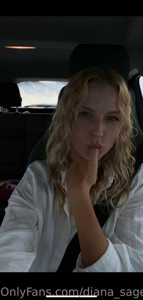 more than palnts modèle nu image